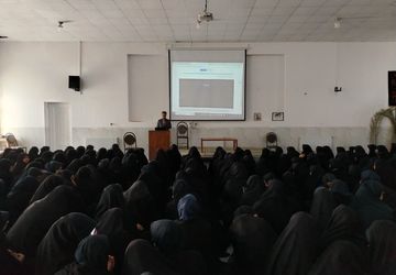  شکوفایی استعدادهای دیجیتال با ایران دیجیتال در دبیرستان مجدزاده