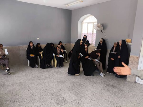 نمایش خلاقیت و استعداد نوجوانان 