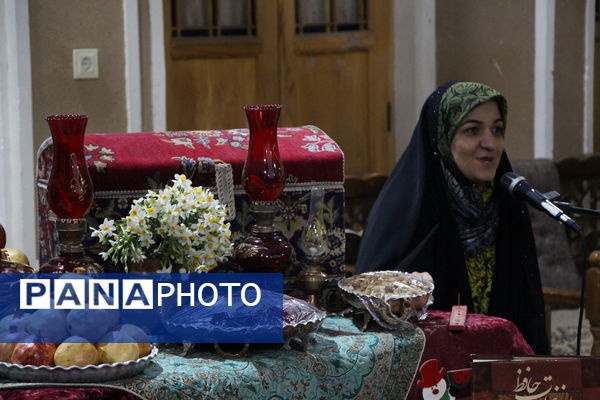 شب یلدا شاعرانه در خانه شعر و ادب شهرداری یزد