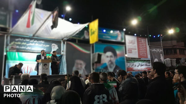 استقبال پرشور مردم کوهدشت از خادمان و پرچم متبرکه امام رضا(ع)