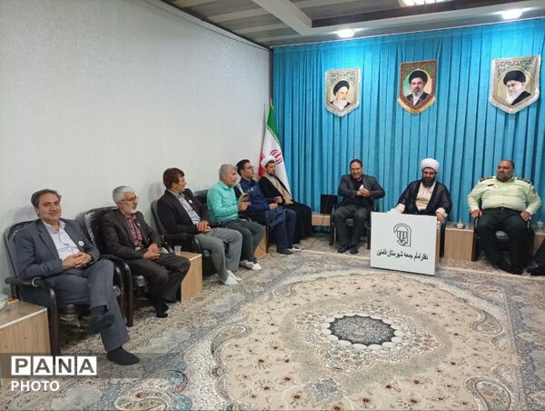 دیدار مسئولان و فعالان فرهنگی فامنین با امام‌جمعه 