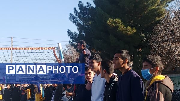 اولین روز از مسابقات گروهی والیبال در دبیرستان شاهد ابوذر گروهی 