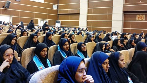 مراسم جشن روز دختر به‌مناسبت ولادت با سعادت حضرت معصومه(س) در شهر ساوه 