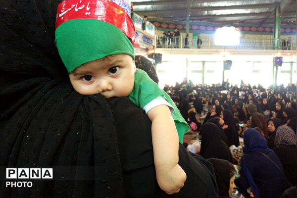 طنین لالایی مادران آباده در همایش شیرخوارگان حسینی