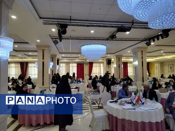 کارگاه راهبری نسل جدید ویژه معاونین پرورشی و مربیان ناحیه 3 مشهد