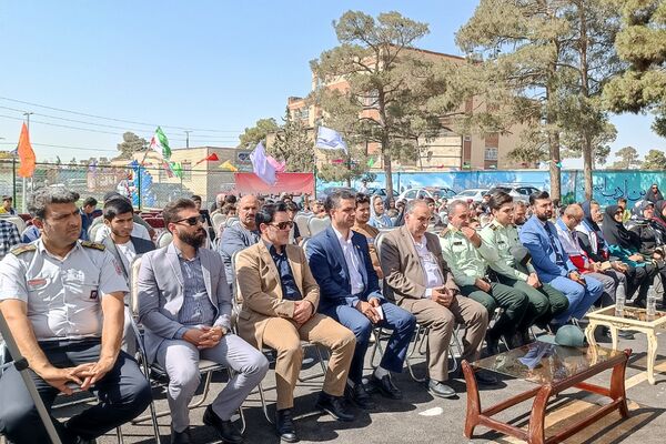 آیین افتتاحیه زمین چمن ورزشی در قالب طرح «شهید سردار سلیمانی» در شهرستان قدس