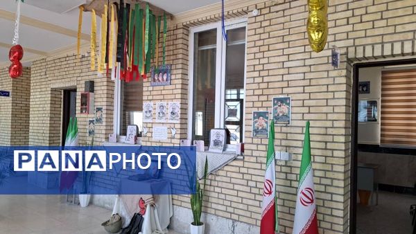 غبارروبی نمازخانه‌های مدارس قشم در آستانه سال تحصیلی جدید