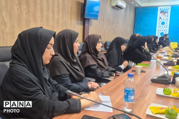 هفته بهداشت روان در بهارستان‌دو؛ از هم‌اندیشی مشاوران تا آموزش پیشگیری از خودکشی