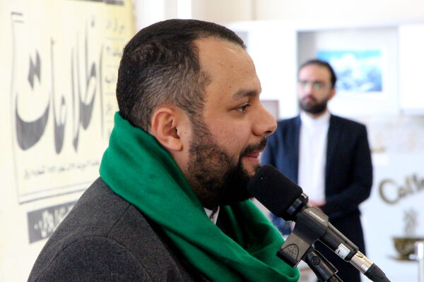مراسم نمادین استقبال از امام خمینی (ره) در فرودگاه یزد 