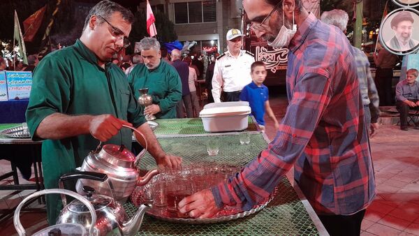 خدمت رسانی صادقانه، چایخانه حضرت زهرا (س)