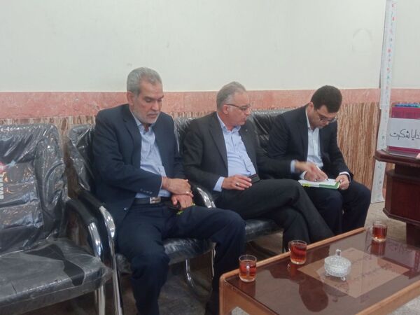 بازدید مدیر اداره ناحیه یک از دبیرستان گلشن آزادی