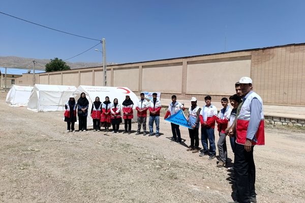 استقرار اردوگاه اضطراری توسط تیم دادرس پیشرفته هلال‌احمر