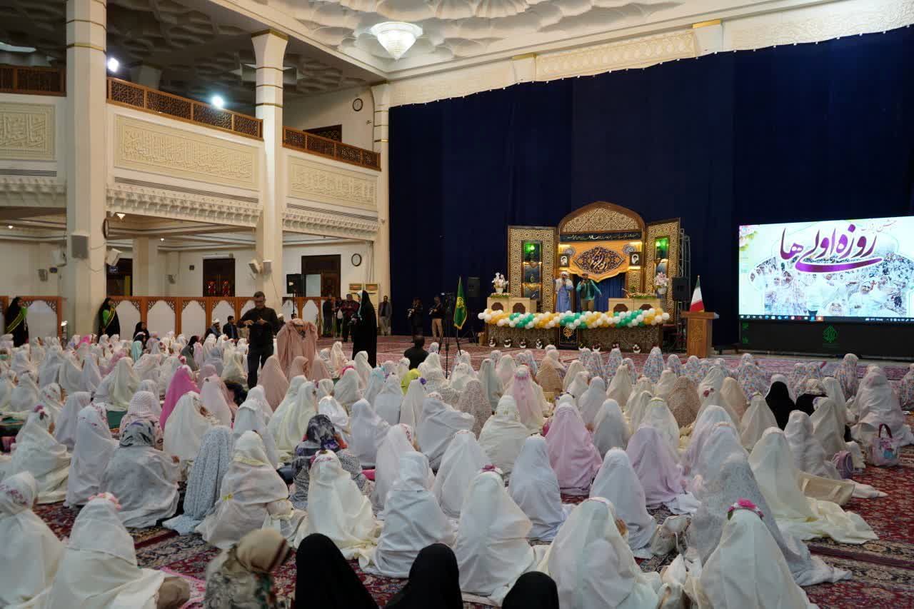 جشن بزرگ روزه اولی‌ها در حرم مطهر شاهچراغ (ع)