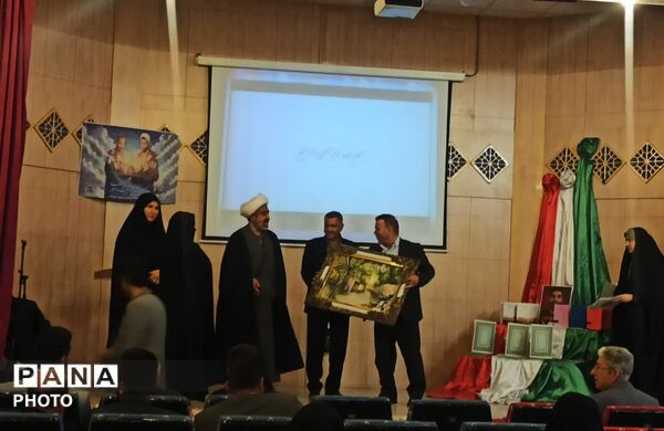 گرامیداشت هفته امور تربیتی در کانون پرورش فکری کودکان و نوجوانان مروست