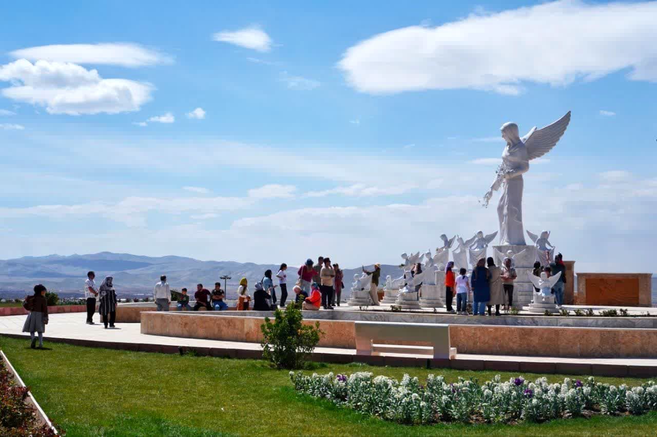 رشد 35 درصدی گردشگران از جاذبه های گردشگری ملایر-پیشتازی جهان کوچک 