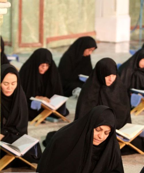 آیین ملی جزء خوانی سحرگاهی قرآن کریم در حرم مطهر حضرت محمد هلال بن علی(ع) 