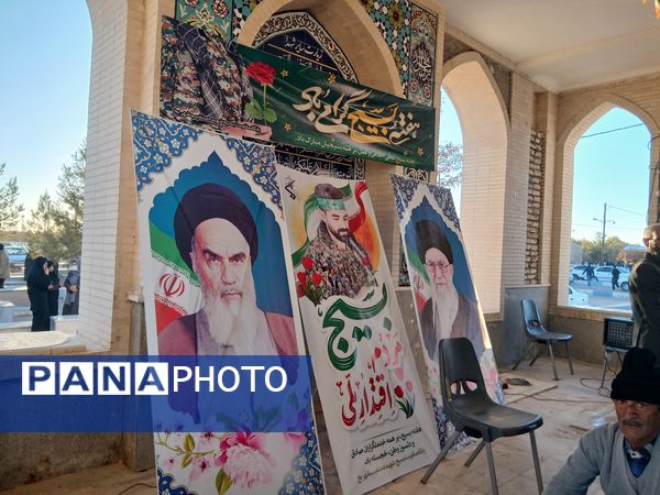 غبارروبی از قبور مطهر شهدا در شهر بخ