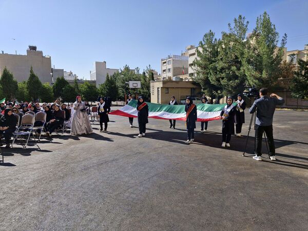  نواخته شدن زنگ مهر و برگزاری جشن بازگشایی مدارس عشایری استان فارس