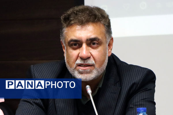 برگزاری نشست خبری مدیرکل راه و شهرسازی استان یزد و مدیران دستگاه‌های متولی مسکن