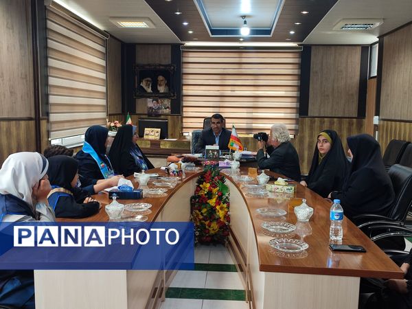 تقدیر از دانش آموز خبرنگاران پانا در قائمشهر