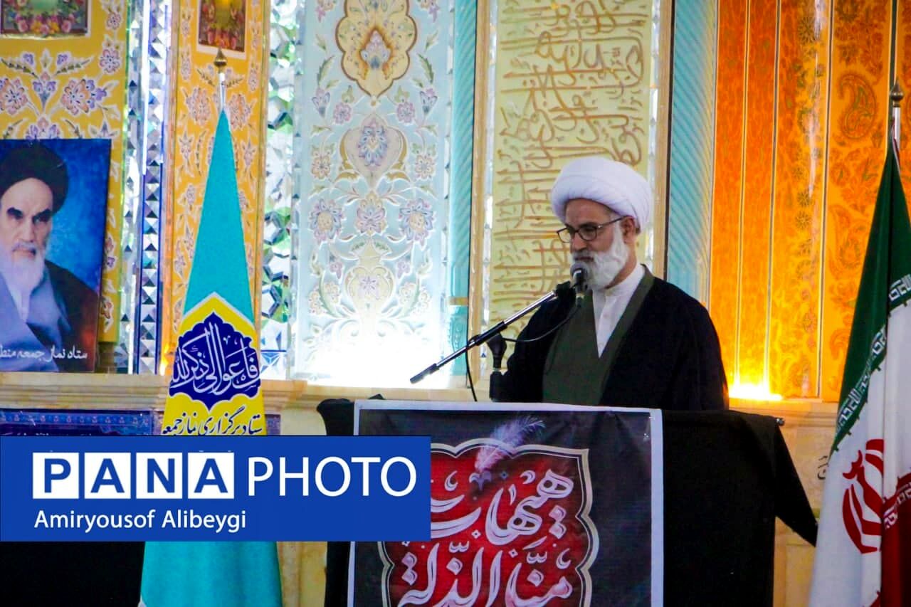 حمایت صریح امام جمعه مشهد اردهال از فتوای محارب بودن تهدیدکنندگان ساحت رهبری