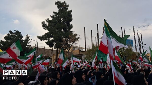 اجتماع بزرگ مردم نیشابور برای بیعت با سومین رهبر جمهوری اسلامی ایران 