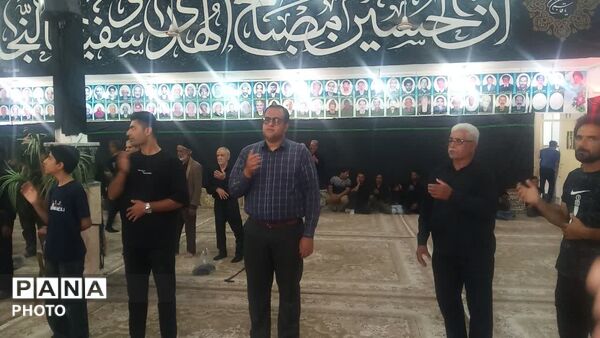 میزبانی هیئت شاهزاده قاسم از آیین دسته‌روی هیئت‌های فدافن 