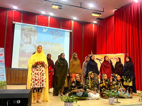 جشنواره سرود در فرهنگسرای فین