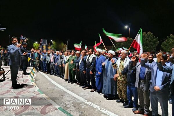 دیشموکی‌ها همچنان پای کار انقلاب