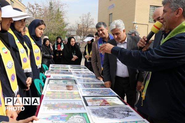 همایش «یاوران انقلاب» ناحیه ۶ مشهد در دبیرستان یاس ۲ 