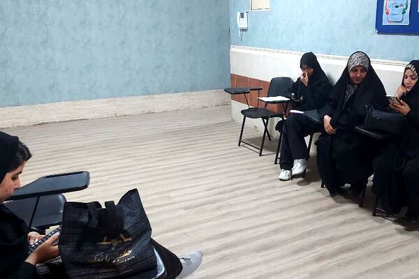 فعالیت مرکز انتخاب رشته کنکور رهمنون اداره آموزش و پرورش کهریزک