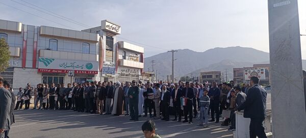 راهپیمایی دشمن‌شکن ۲۲ بهمن در بستک؛ نماد وحدت و همدلی مردم