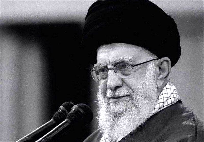  چگونه می‌توان از تو گفت و قلم بر کاغذ لرزان نشد؟ 