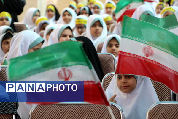 برگزاری یادواره شهدای منا و جنگ ۱۲ روزه در مدرسه شاهد نیک اندیشان