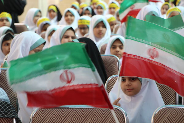 برگزاری یادواره شهدای منا و جنگ ۱۲ روزه در مدرسه شاهد نیک اندیشان