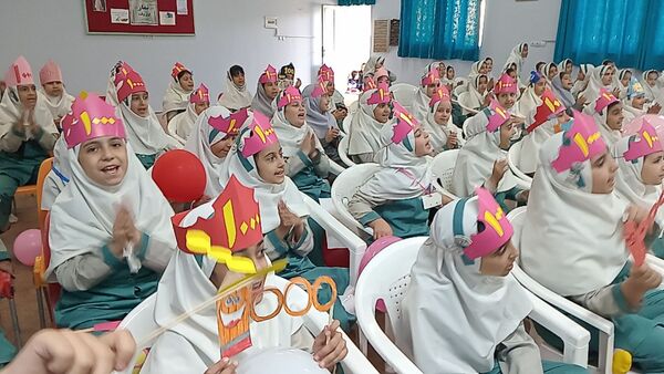 یادگیری عدد ۱۰۰۰ با خلاقیت و شادی در دبستان لطیفه