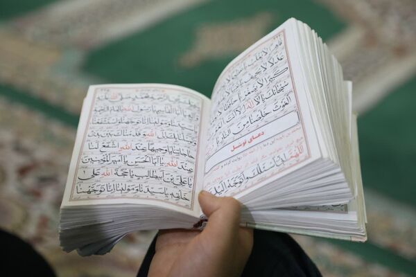 افتتاحیه مراسم اعتکاف بزرگ جنوب شرق استان تهران در مصلی صاحب الزمان (عج) شهرستان ورامین 