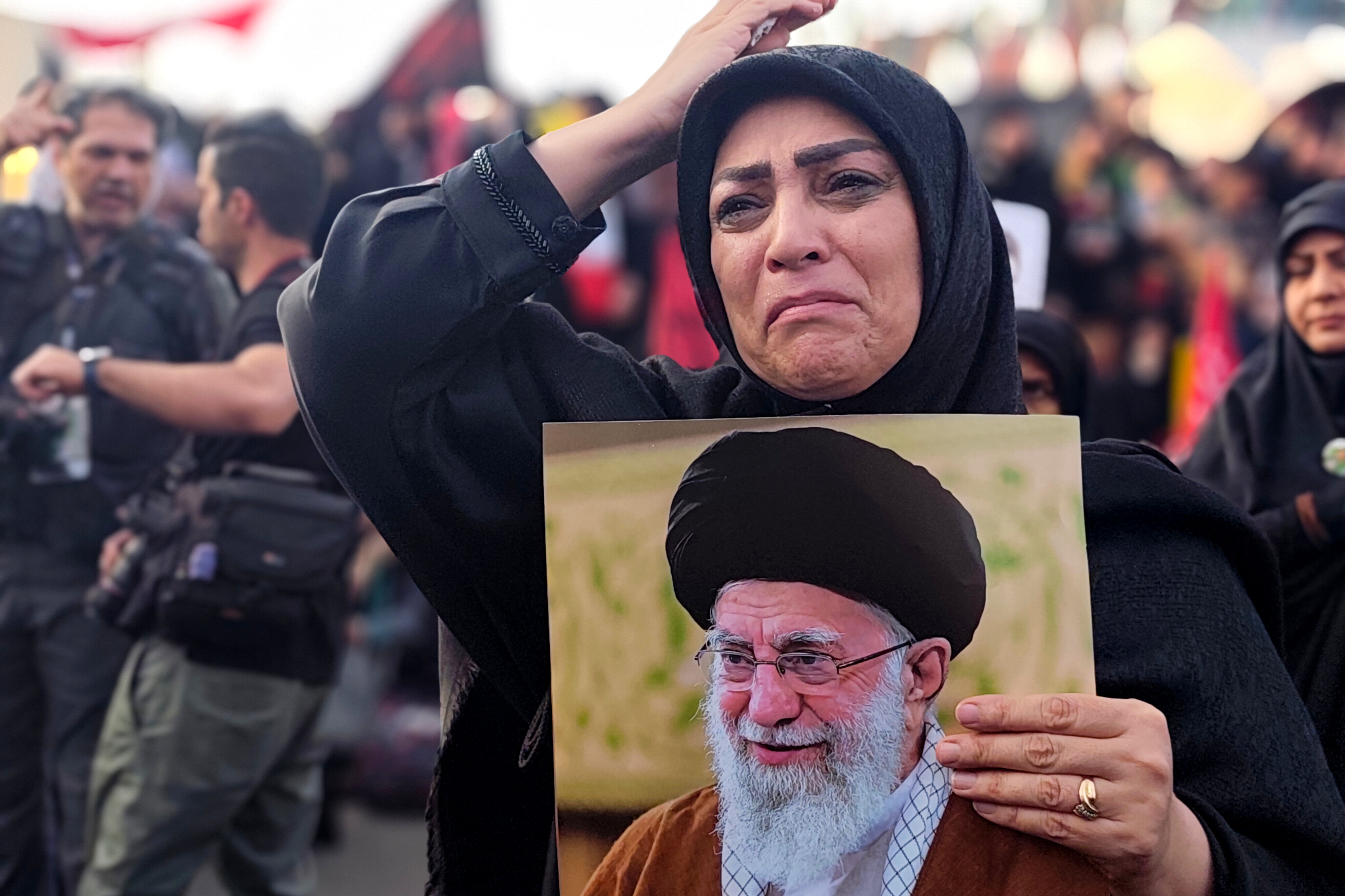بدرقه حماسی امام شهید در قلب تهران