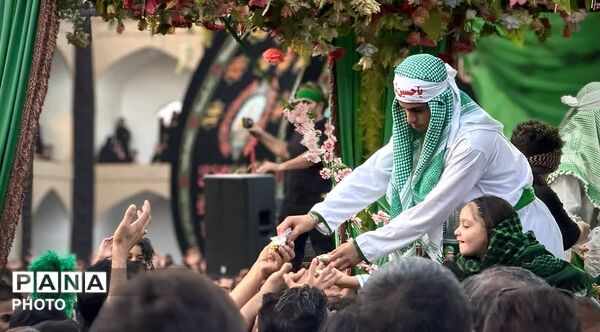 عزاداری ظهر عاشورا در اشکذر