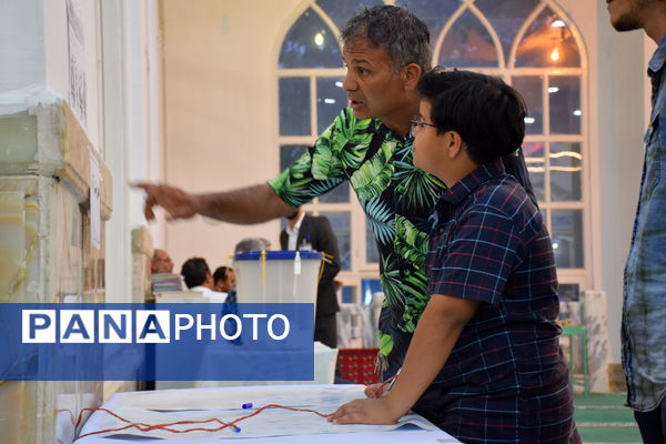 حضور پرشور حماسه سازان نهم دی در چهاردهمین دوره انتخابات ریاست جمهوری 