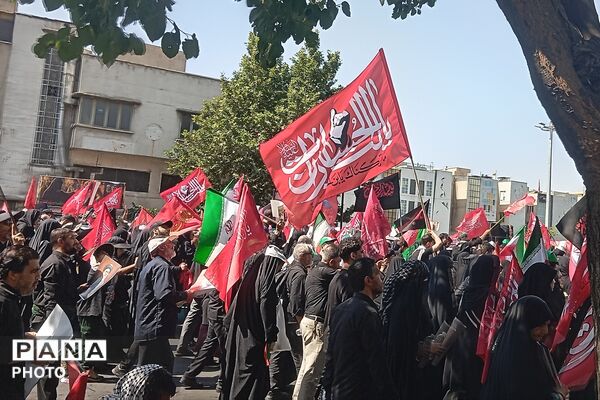 حضور غیور مردان چهارمحال و بختیاری در آیین وداع و تشییع رهبر شهید انقلاب اسلامی ایران