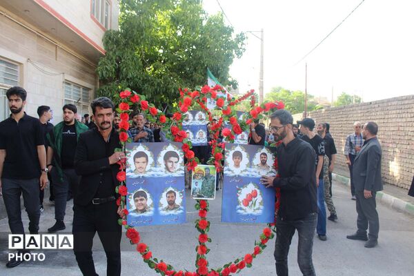 خاکسپاری دو شهید جنگ سوم در گلزار شهدای روستای فردو