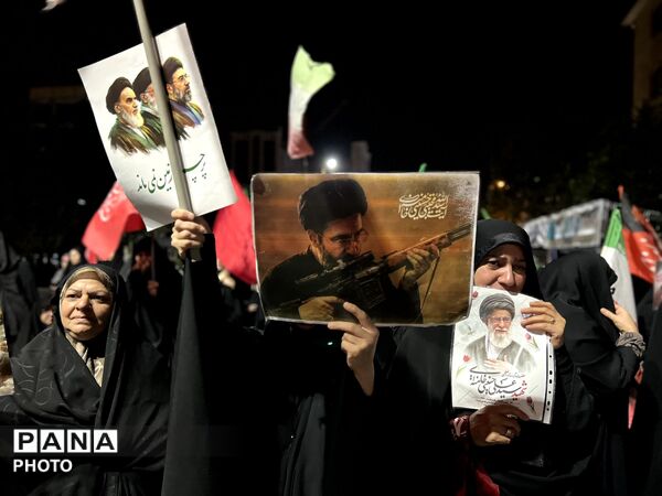 برپایی نماز استغاثه در ساوجبلاغ 