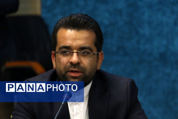 دیدار صمیمانه تشکل‌های دانش آموزی با معاونت سیاسی، امنیتی، اجتماعی استاندار یزد