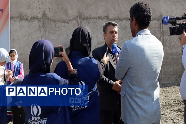 یک خشت هزار امید