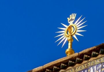 نگاهی به عبادت عاشقانه در سیره امام علی(ع)