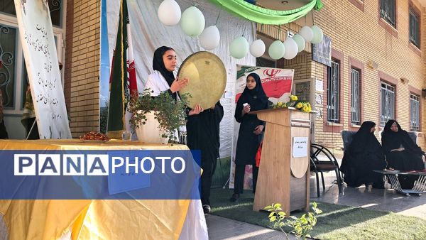 جشن میلاد حضرت زینب در دبیرستان حضرت زینب 