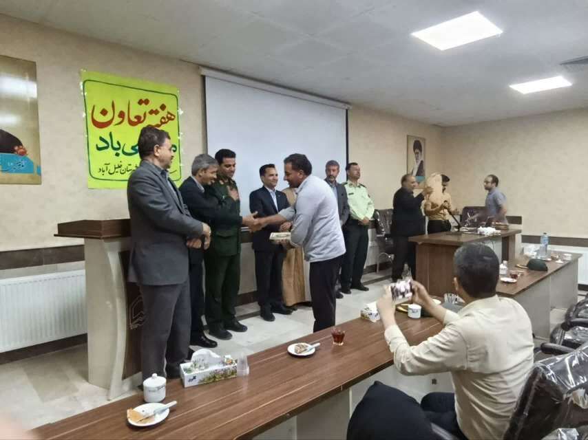 تجلیل از ۲۱ شرکت تعاونی فعال شهرستان خلیل‌آباد به مناسبت هفته تعاون