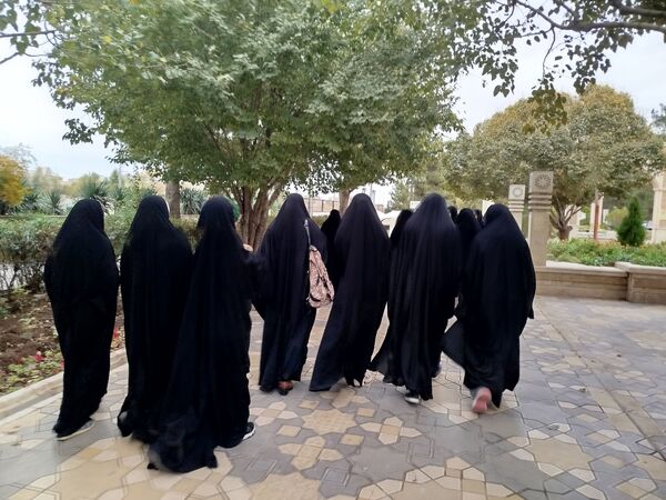 اعزام دانش‌آموزان شهرستان دره شهر به اردوی زیارتی قم