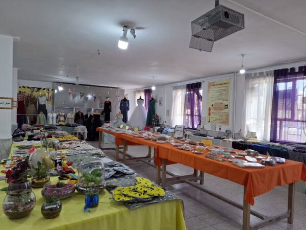 نمایشگاه دستاوردهای خلاقانه در هنرستان دخترانه دکتر مولوی